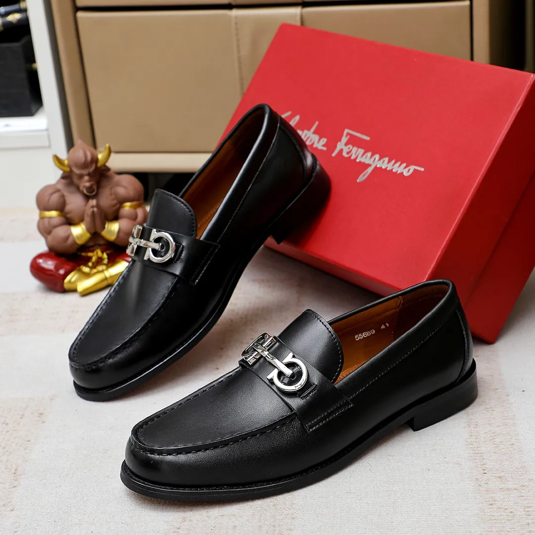Men's shoes💰420 🔥Ferragamo's new men's casual slip-on shoes🇨🇳Official website original 1:1 mold, original quality💯Fine workmanship, high-end luxury☘The upper is made of imported Italian mercerized cow suede🌴🐑leather lining🍓Rubber wear-resistant and non-slip outsole, breathable and comfortable to wear🍍The first choice for high-end men, black, size 38-45...